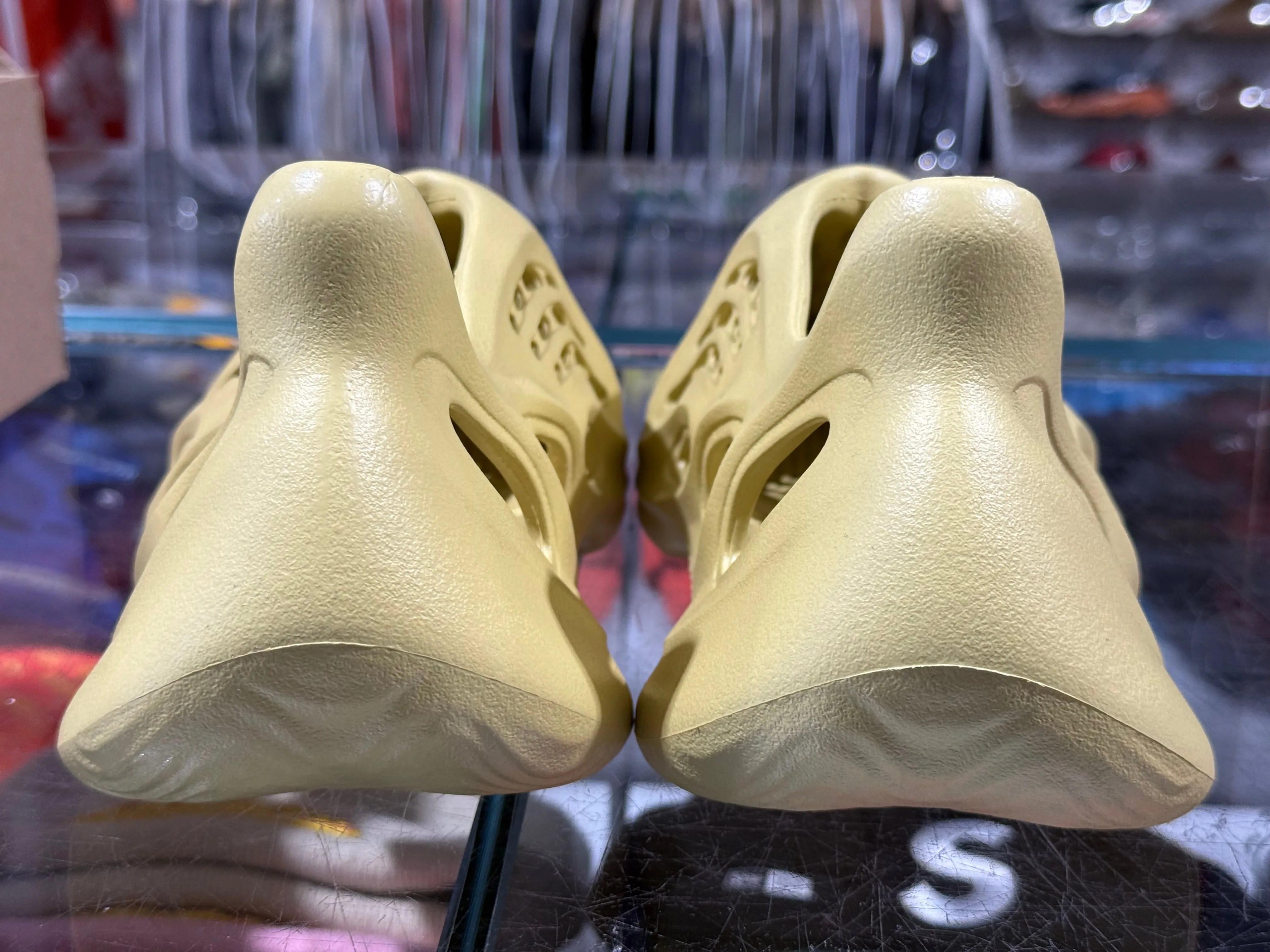 Adidas Yeezy Foam RNNR - Sulfur