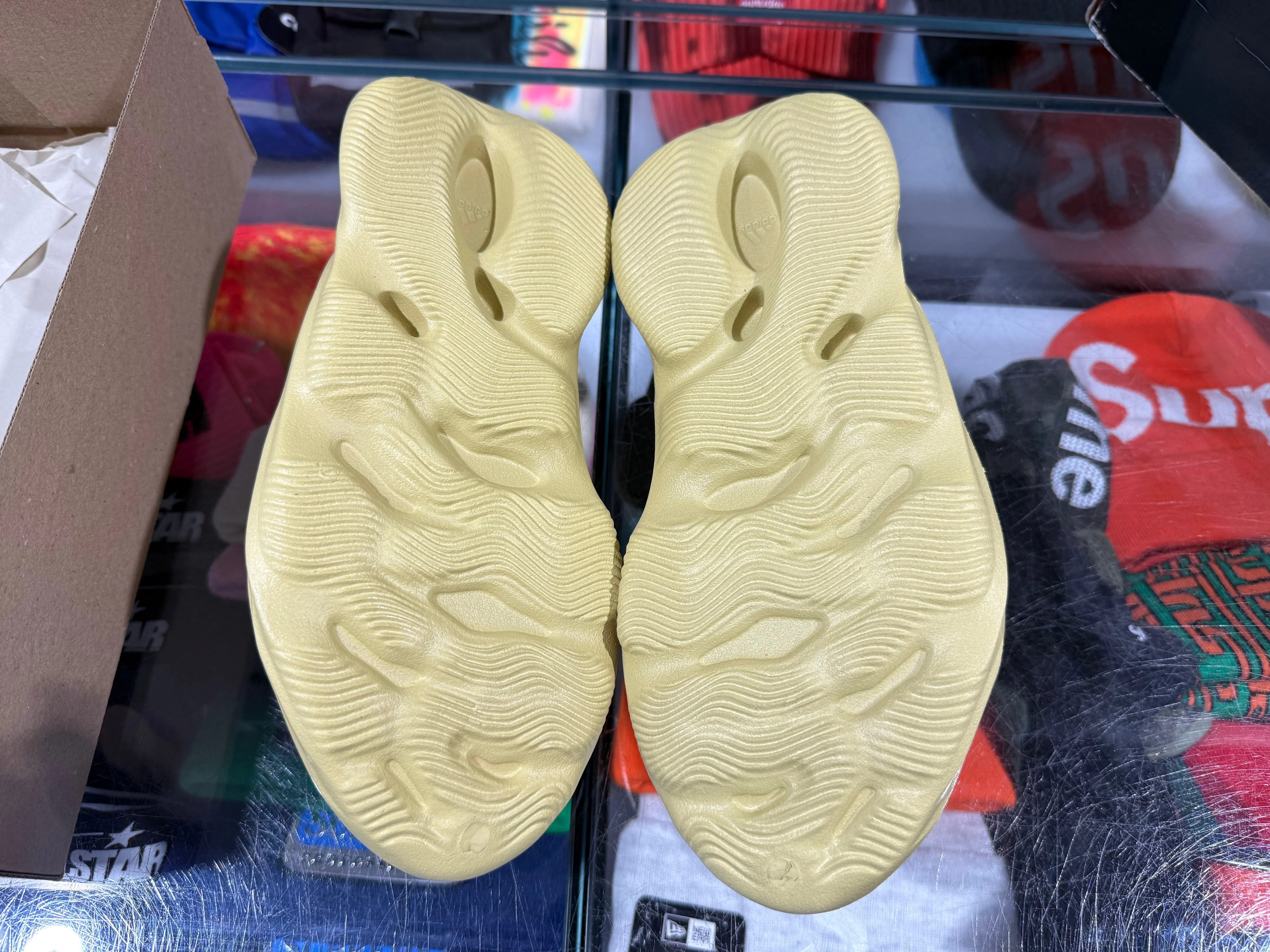 Adidas Yeezy Foam RNNR - Sulfur