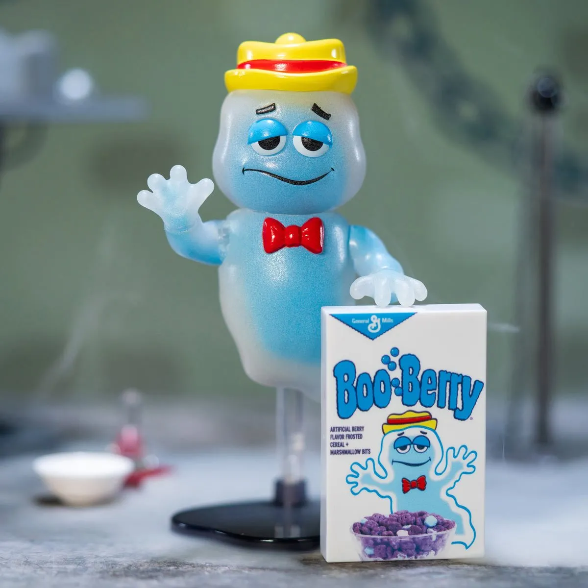 Monster Cereals - General Mills Boo Berry 6-Inch Scale GITD Exclusive Action Figure (32739)