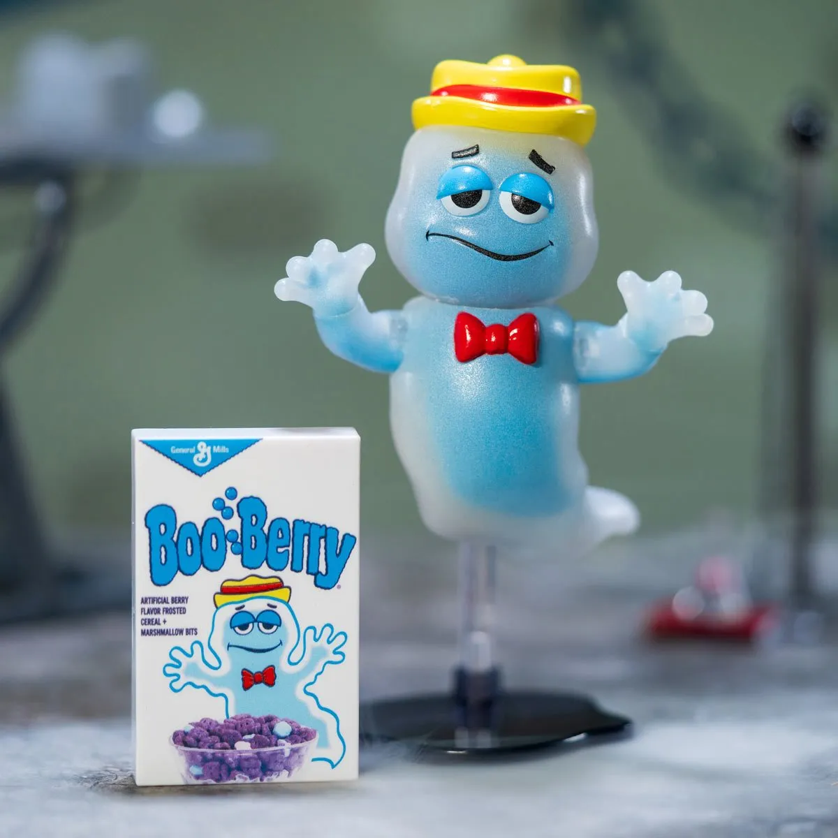 Monster Cereals - General Mills Boo Berry 6-Inch Scale GITD Exclusive Action Figure (32739)