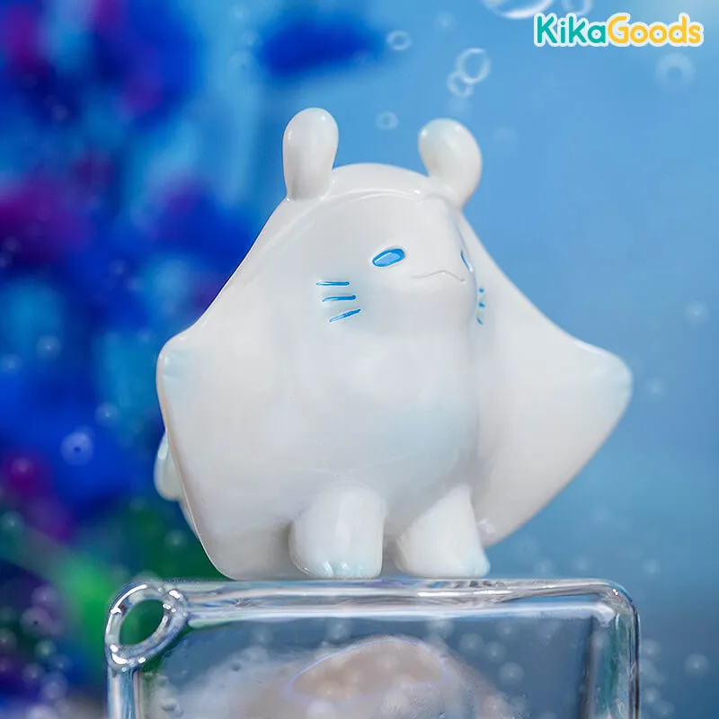 Penny's Box · Manta Ray Limited Figure