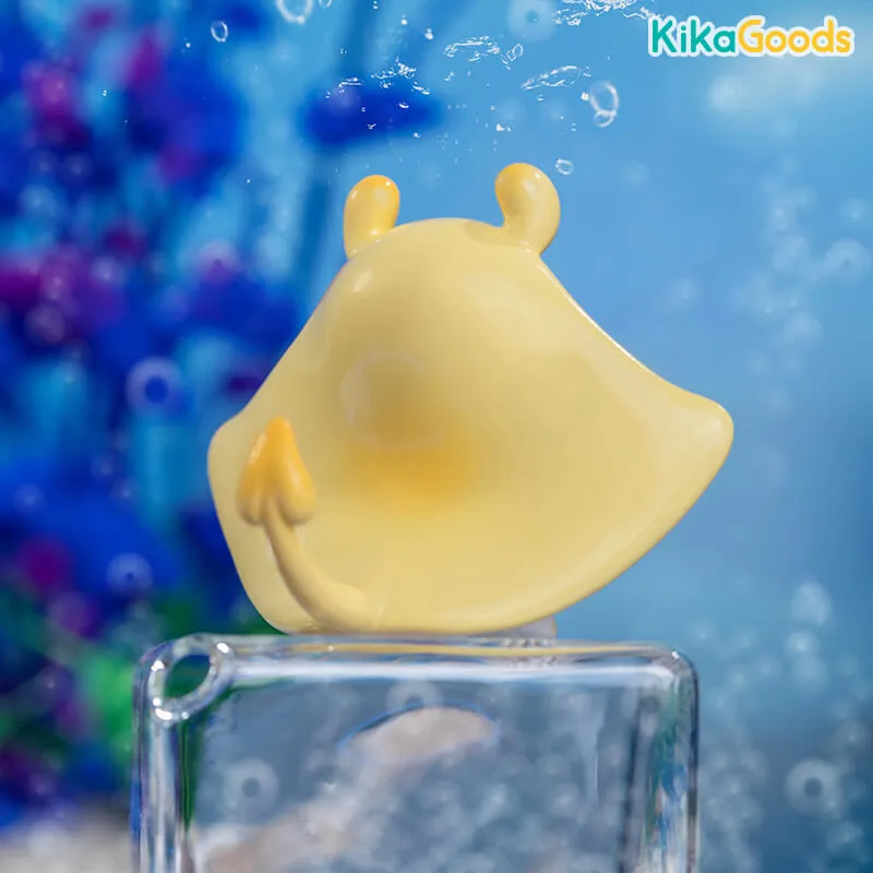 Penny's Box · Manta Ray Limited Figure