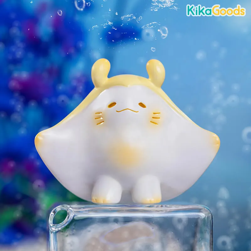 Penny's Box · Manta Ray Limited Figure