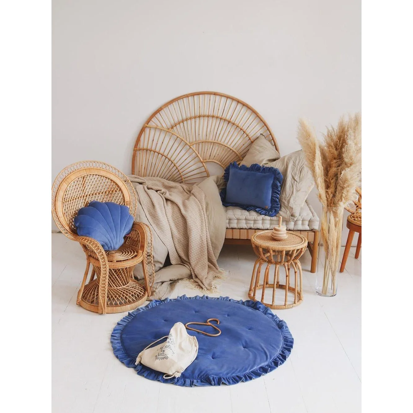 Soft Velvet Mat with Frill