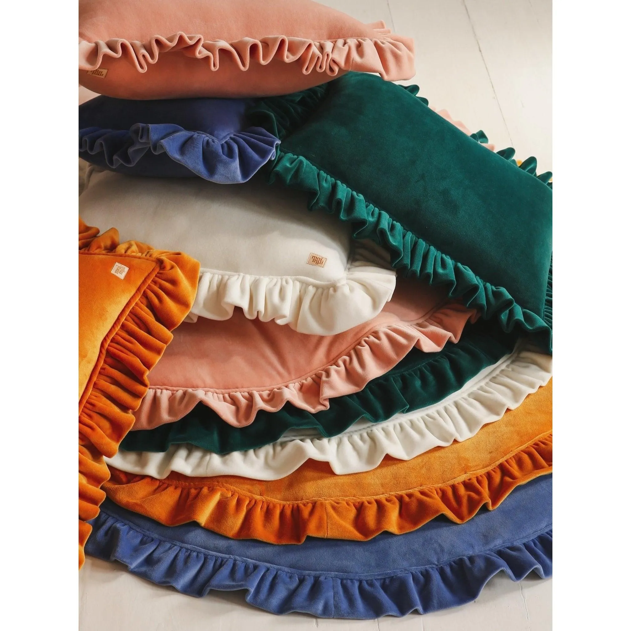 Soft Velvet Mat with Frill