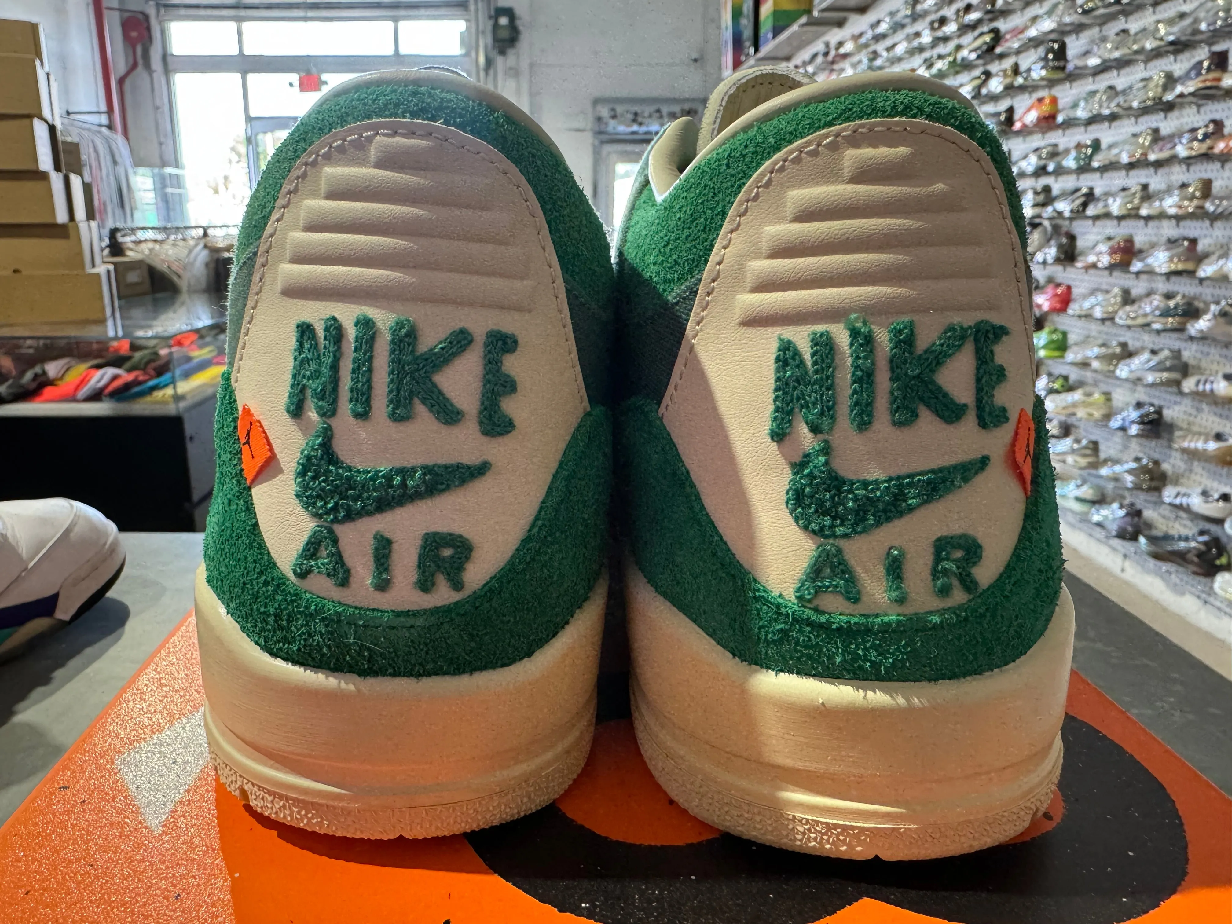 WMNS Air Jordan 3 Retro - Nina Chanel Abney Bicoastal